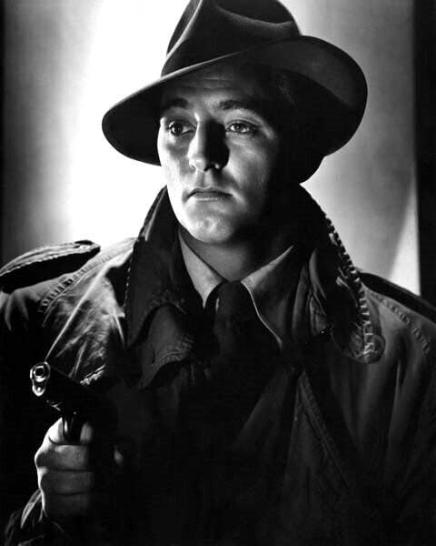 Robert Mitchum u Trench Coat & Hat Gun Film Noir iz prošlosti 5x7 fotografija