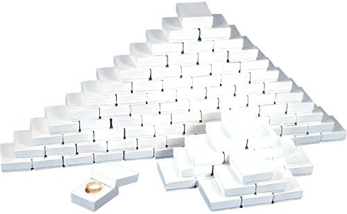 Bijela kutija nakita napunjena pamukom s pamukom 11