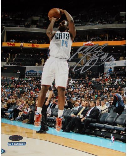 NBA Charlotte Bobcats Michael Kidd-Gilchrist u skoku u bijelom dresu, fotografija s autogramom, 8 do 10 inča
